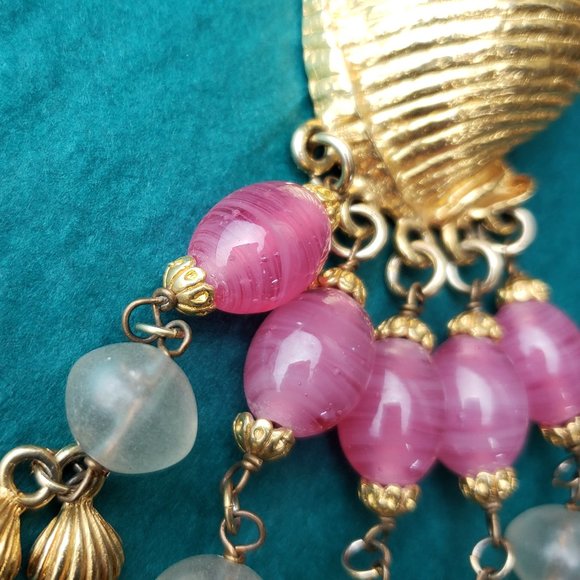 2/20$ Kenneth Cole Big statement shell pendant - Picture 5 of 6